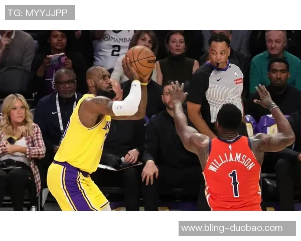 詹姆斯谈比赛防守表现与争议判罚的感受与看法